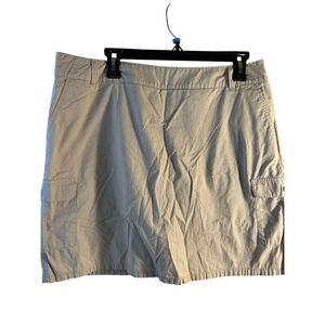 Dockers Skort Womens 12 cargo pockets tan color stretch shorts/skirt